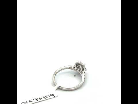 Rotating video showing the jewelry item