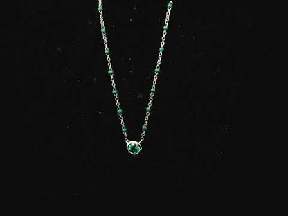 Rotating video showing the jewelry item
