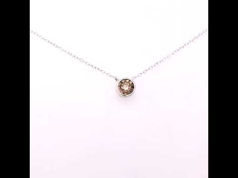 Rotating video showing the jewelry item