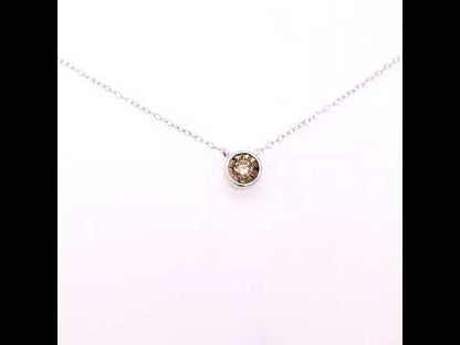 Rotating video showing the jewelry item