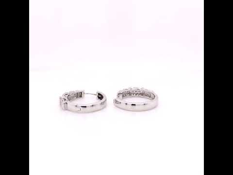 Rotating video showing the jewelry item