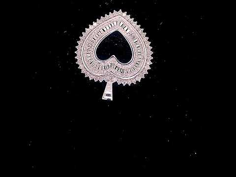 Rotating video showing the jewelry item