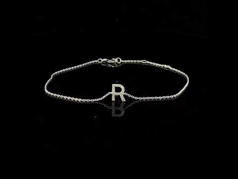 Rotating video showing the jewelry item