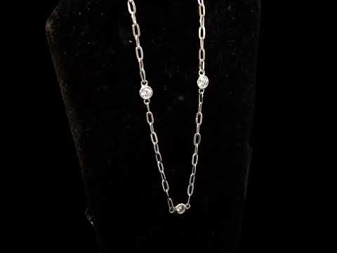 Rotating video showing the jewelry item