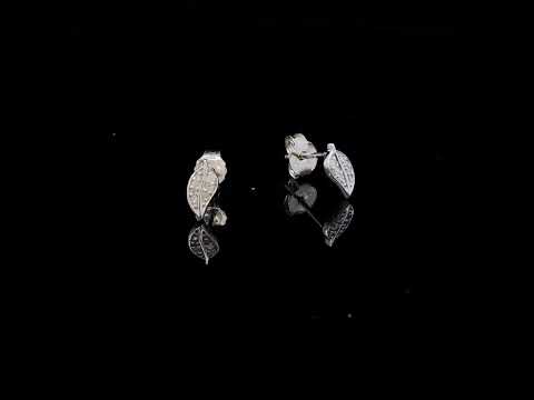 Rotating video showing the jewelry item