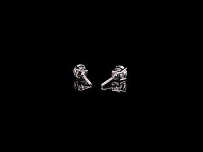 Rotating video showing the jewelry item