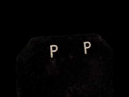 Rotating video showing the jewelry item