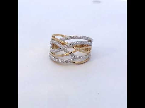 Rotating video showing the jewelry item