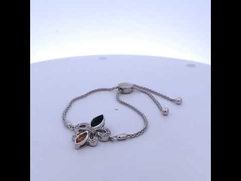 Rotating video showing the jewelry item