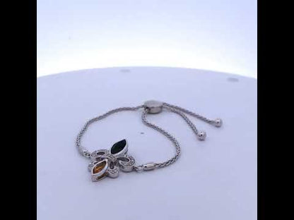 Rotating video showing the jewelry item