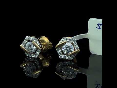 Rotating video showing the jewelry item