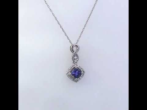Rotating video showing the jewelry item