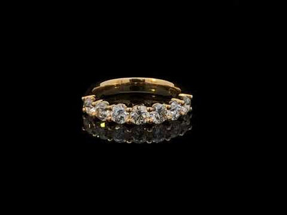 Rotating video showing the jewelry item