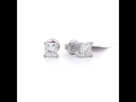 Rotating video showing the jewelry item