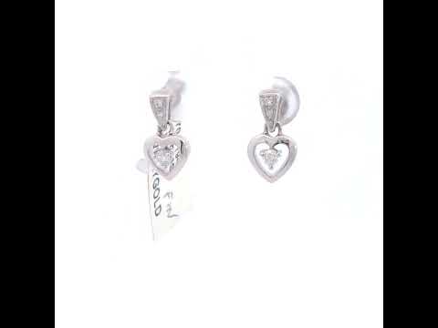 Rotating video showing the jewelry item