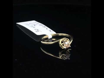 Rotating video showing the jewelry item