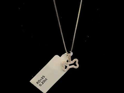 Rotating video showing the jewelry item