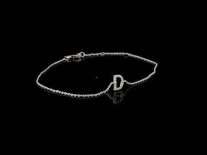 Rotating video showing the jewelry item