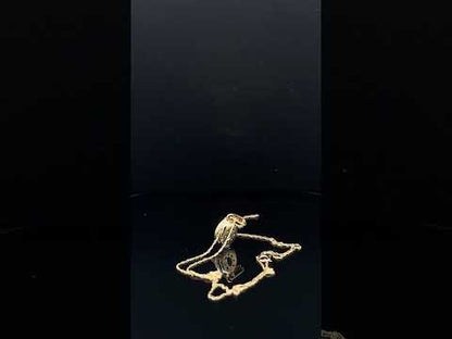 Rotating video showing the jewelry item