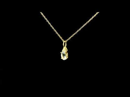Rotating video showing the jewelry item