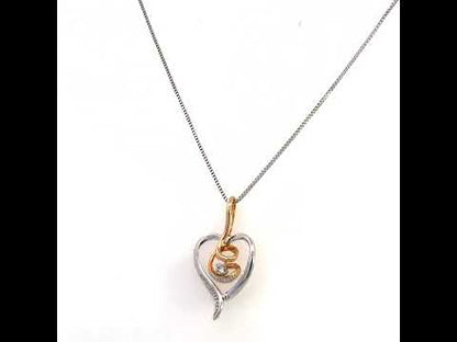 Rotating video showing the jewelry item