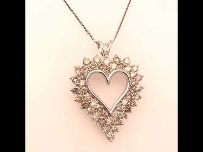 Rotating video showing the jewelry item