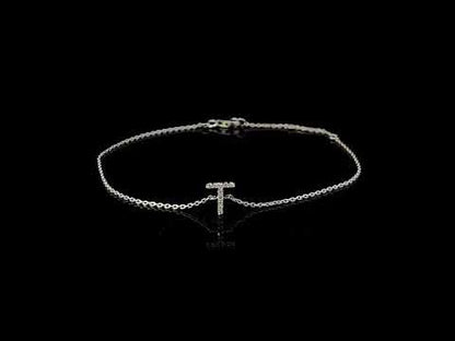 Rotating video showing the jewelry item