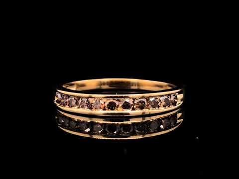 Rotating video showing the jewelry item