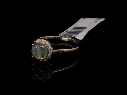Rotating video showing the jewelry item