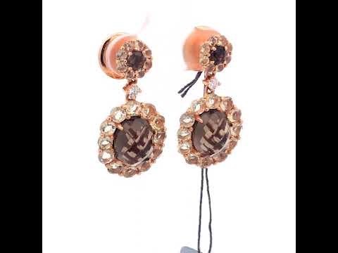 Rotating video showing the jewelry item