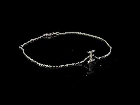Rotating video showing the jewelry item