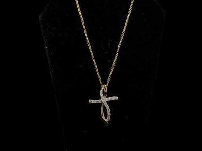 Rotating video showing the jewelry item