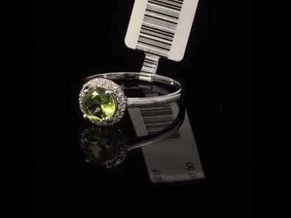 Rotating video showing the jewelry item