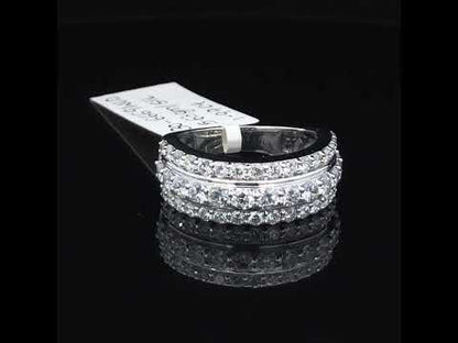 Rotating video showing the jewelry item