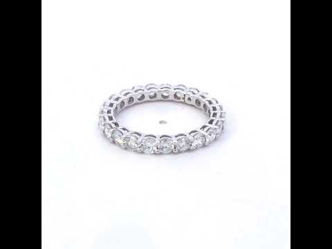 Rotating video showing the jewelry item