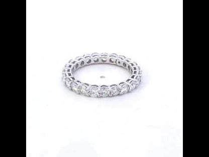 Rotating video showing the jewelry item