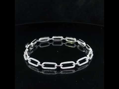 Rotating video showing the jewelry item