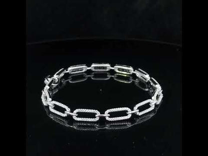 Rotating video showing the jewelry item