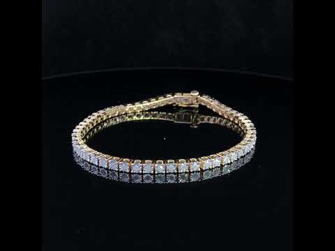 Rotating video showing the jewelry item