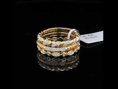 Rotating video showing the jewelry item