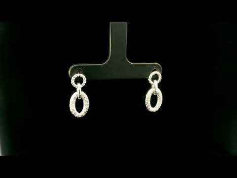 Rotating video showing the jewelry item