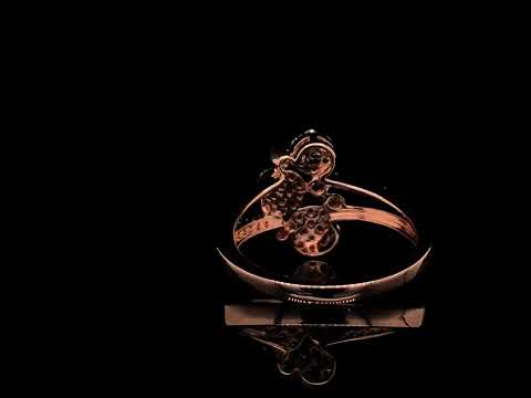 Rotating video showing the jewelry item