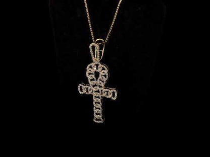 Rotating video showing the jewelry item