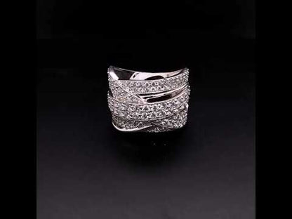 Rotating video showing the jewelry item