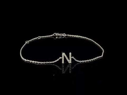 Rotating video showing the jewelry item