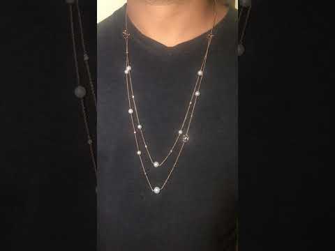 Rotating video showing the jewelry item