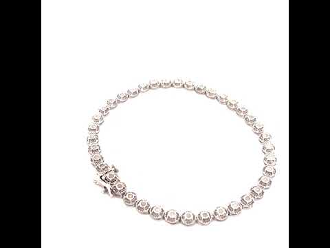 Rotating video showing the jewelry item
