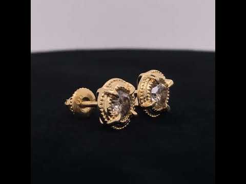 Rotating video showing the jewelry item