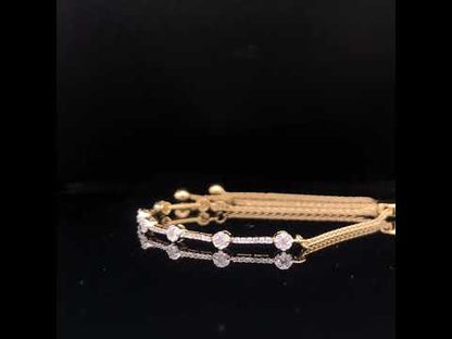 Rotating video showing the jewelry item