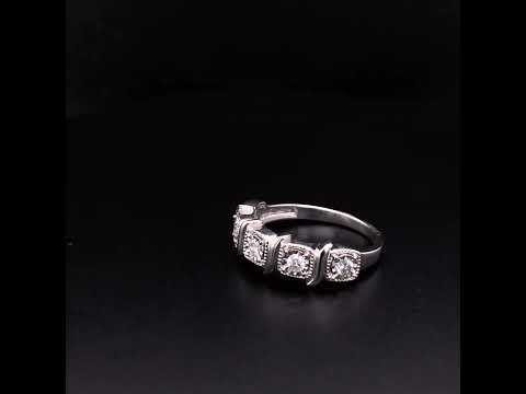 Rotating video showing the jewelry item